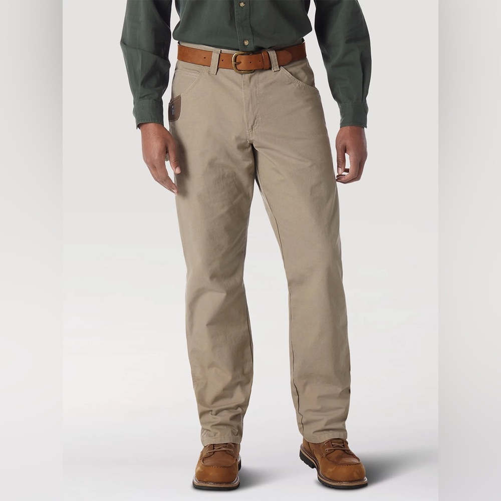 Men’s dark khaki wrangler carpenter pants. 32x30. Like new